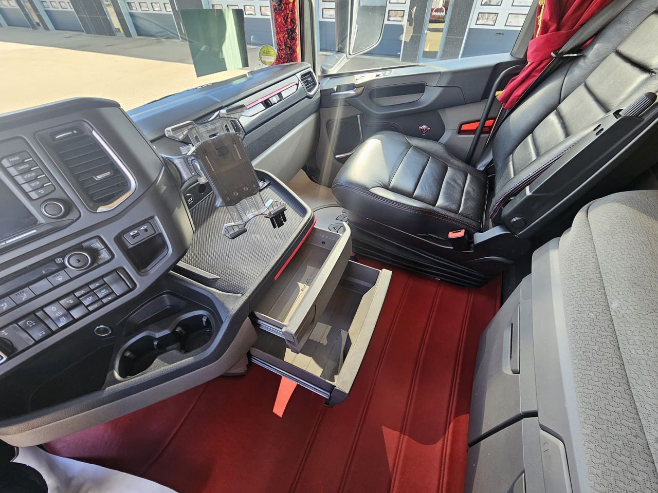 شاحنة جرار Scania S580: صور 11