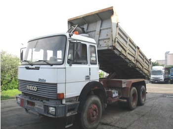 قلابات IVECO 330.30 6X4