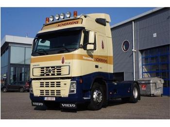 شاحنة جرار Volvo FH12-460 Globetrotter: صور 1