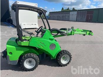 Avant 420 - لودر مفصلي صغير