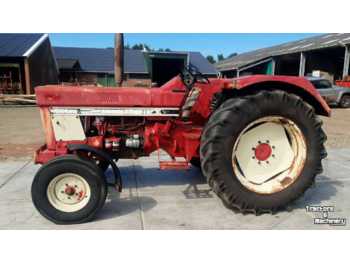 International 744 - جرار