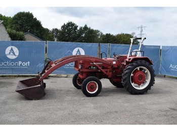 International D-439 - جرار