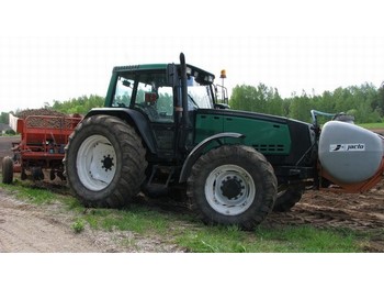 Valtra Valmet 8450-4 - جرار