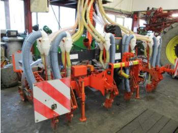 وضع البذور فى خطوط Kuhn Planter