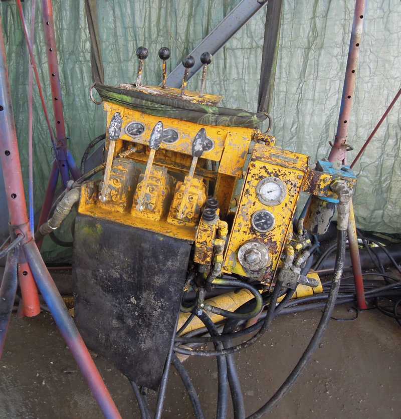 آلة حفر الأنفاق AtlasCopco BUT 6 EH drill boom: صور 2