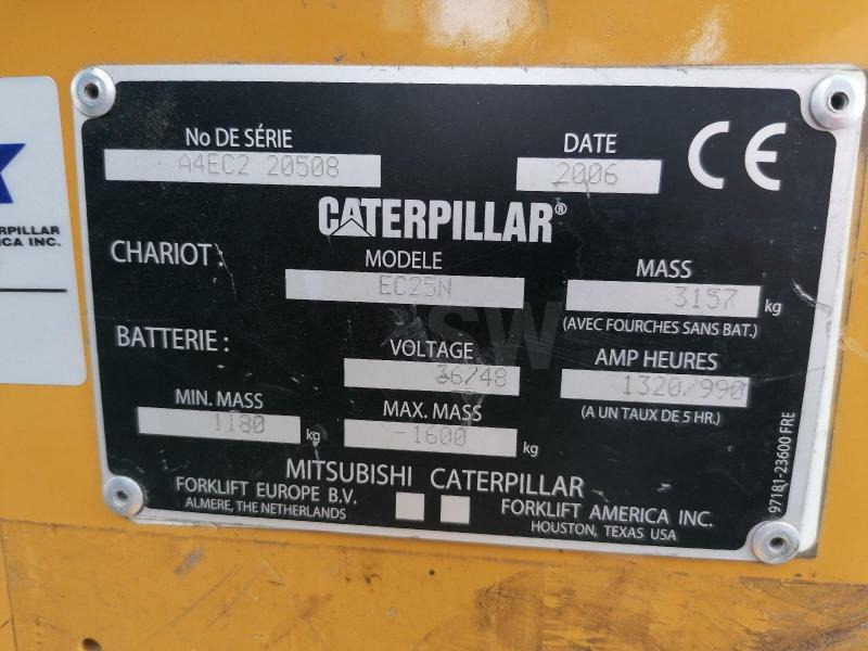 رافعة شوكية كهربائية Caterpillar EC25N: صور 16