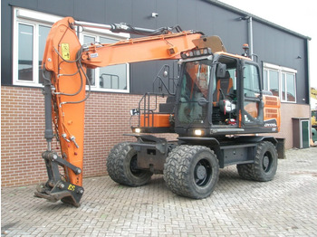 حفارة على عجلات DOOSAN