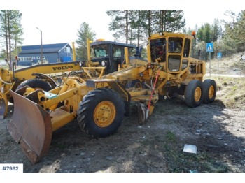 آلة تسوية الأرض Aveling-Barford ASG 113