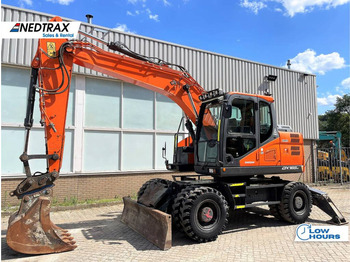 Doosan DX 165 W-5    **2019** ONLY  **4050 HOURS ** - حفارة على عجلات