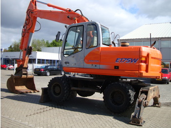 FIAT-KOBELCO E175W - حفارة على عجلات