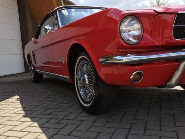 سيارة FORD Mustang Cabriolet: صور 9