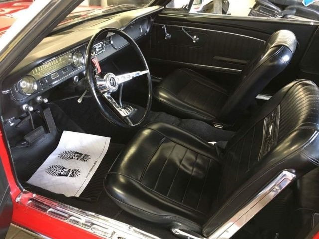 سيارة FORD Mustang Cabriolet: صور 10