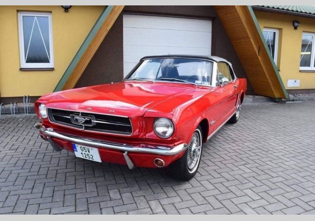 سيارة FORD Mustang Cabriolet: صور 3