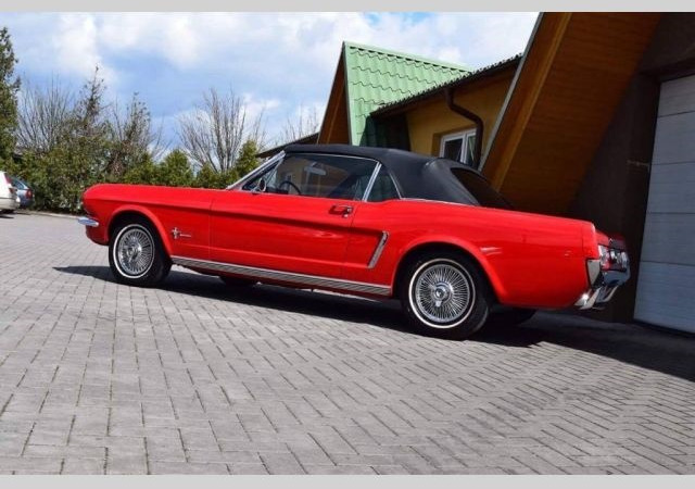 سيارة FORD Mustang Cabriolet: صور 7