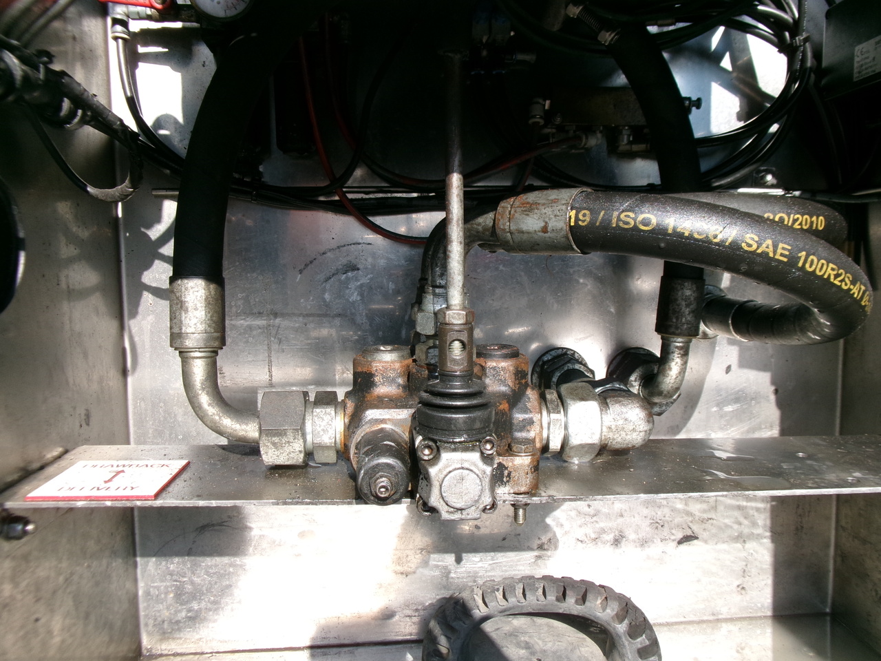نصف مقطورة صهريج لنقل الوقود Feldbinder Fuel tank alu 42 m3 / / 6 comp + pump: صور 19
