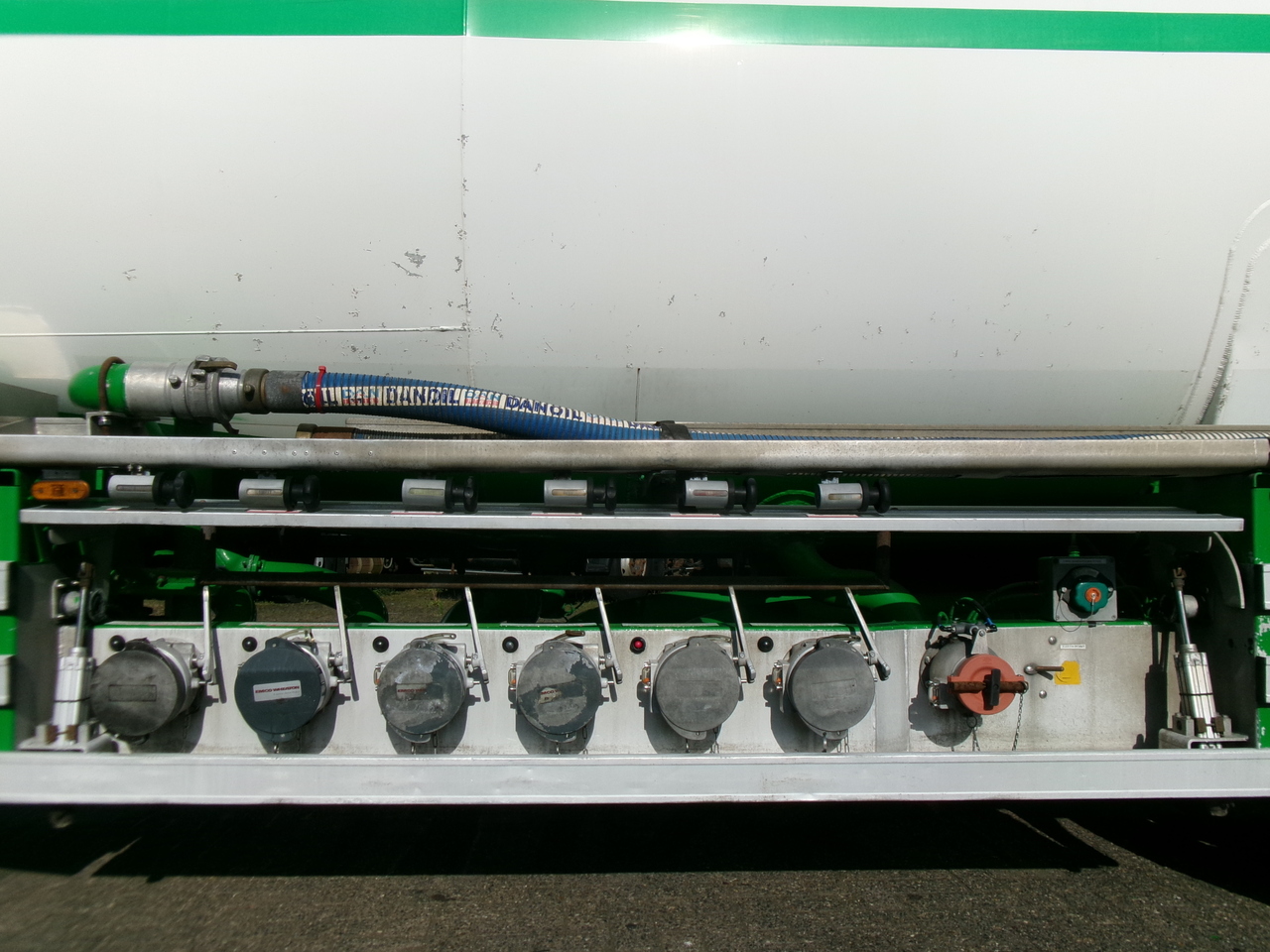 نصف مقطورة صهريج لنقل الوقود Feldbinder Fuel tank alu 42 m3 / / 6 comp + pump: صور 11