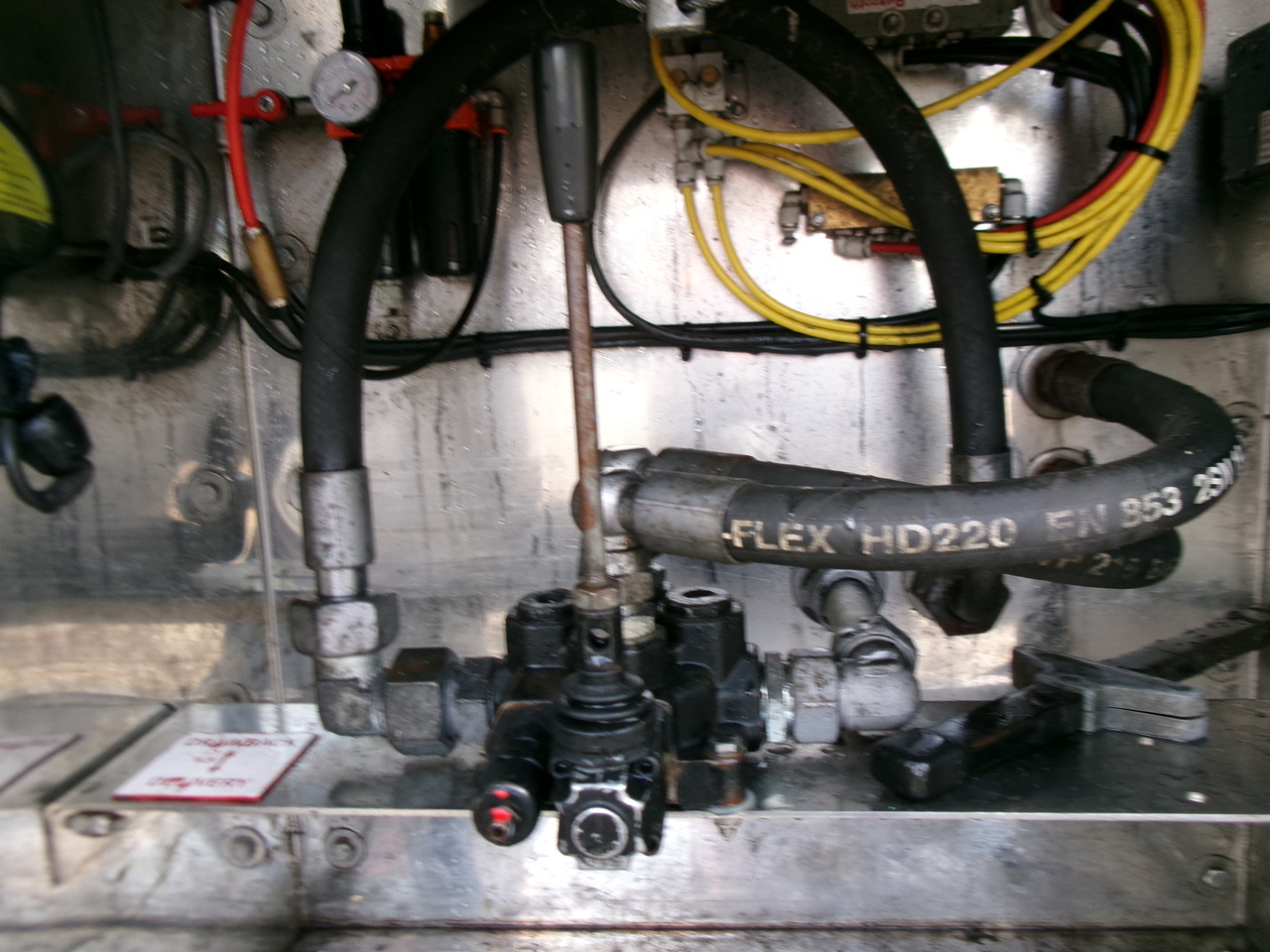 نصف مقطورة صهريج لنقل الوقود Feldbinder Fuel tank alu 44.6 m3 + pump: صور 15