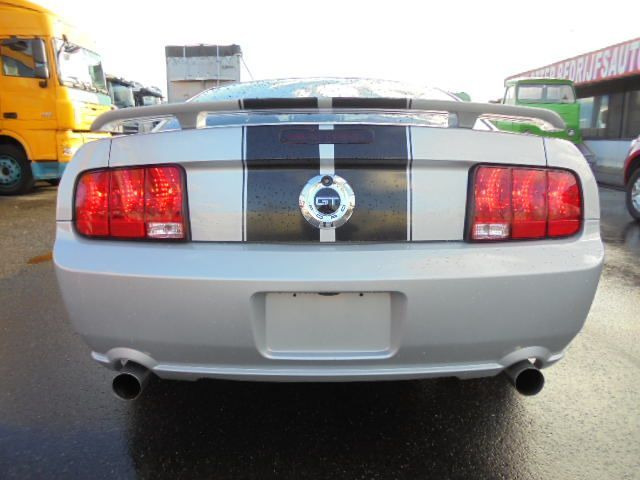 سيارة Ford Mustang GT: صور 7