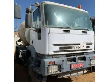 شاحنة خلاطة خرسانة, شاحنة Iveco Euro Trakker: صور 1