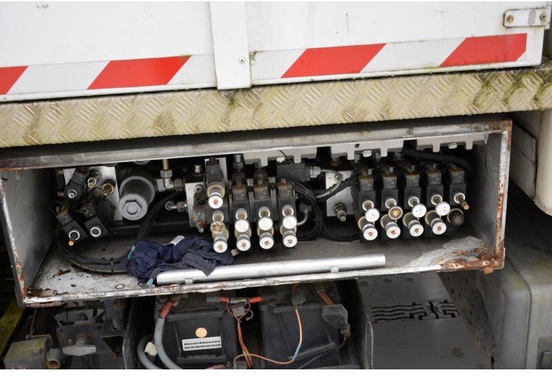 مصاعد الازدهار محمولة على شاحنة Iveco Eurocargo 120E18: صور 7