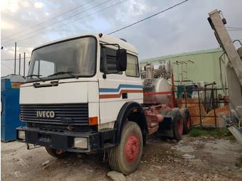 شاحنة جرار Iveco TURBOTECH 330.30 6x4 tractor unit - SPRING: صور 1