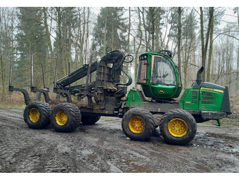 شاحنات نقل الأخشاب في الغابات John Deere 1110 E: صور 2