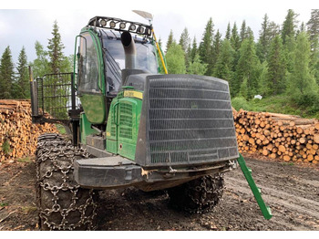 شاحنات نقل الأخشاب في الغابات John Deere 1510 E: صور 3