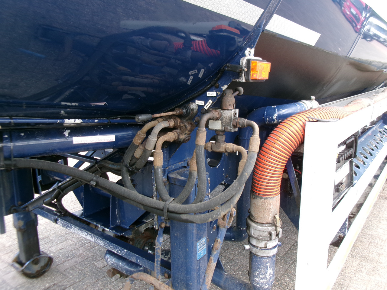 نصف مقطورة صهريج لنقل الوقود Lakeland Fuel tank alu 42.8 m3 / 6 comp + pump: صور 9