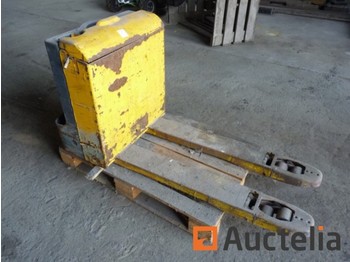 معدات الرفع منخفض المستوى Jungheinrich ASK