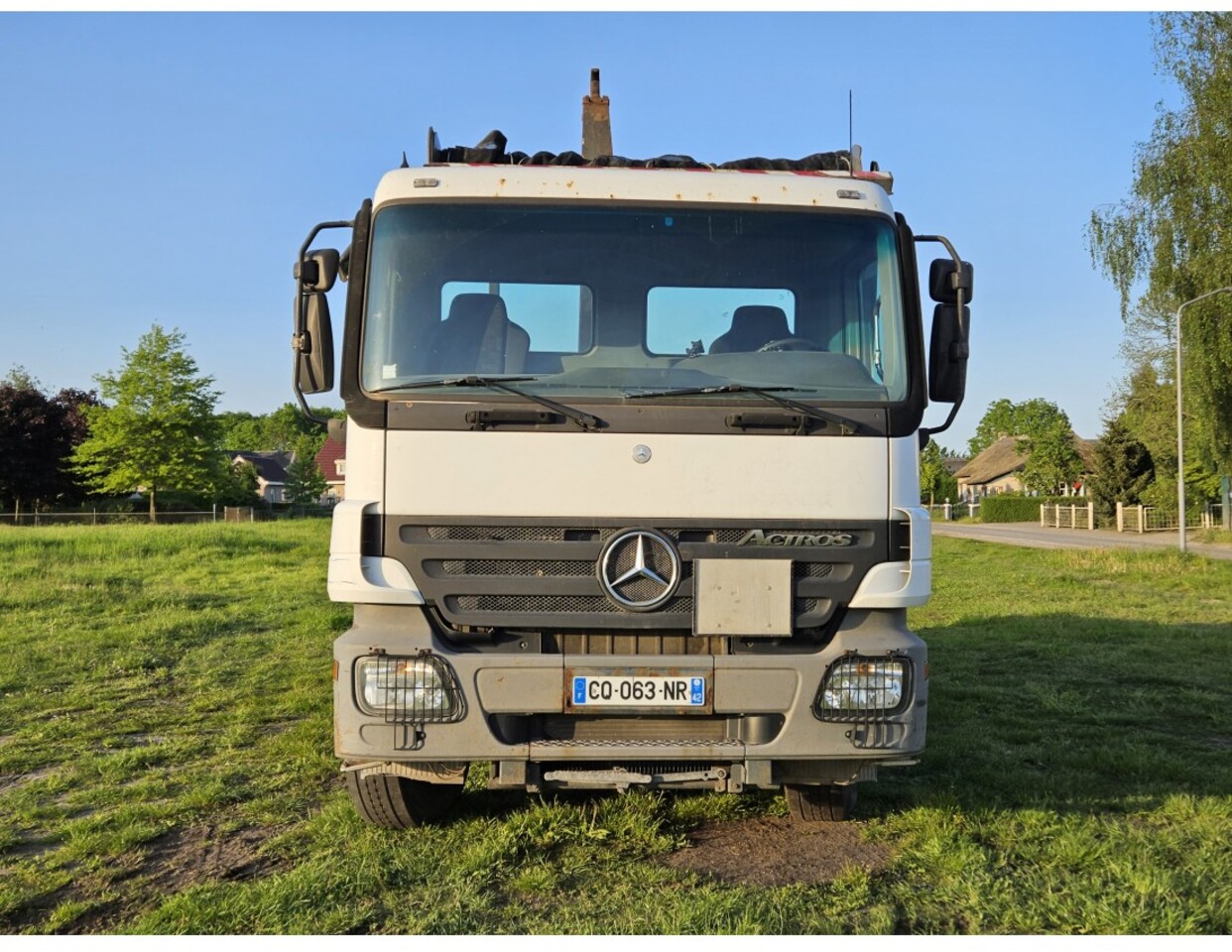 شاحنة ذات الخطاف Mercedes Actros 2646 container system 6x4 big axles 3 pedals EPS M.O.T 27-11-2023: صور 7