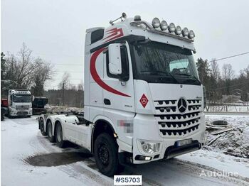 شاحنة ذات الخطاف Mercedes-Benz Arocs Tridem hook truck with container trailer and: صور 1