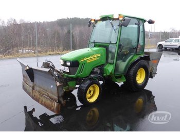  John-Deere 2520 Tractor with plow and spreader - سيارة بلدية