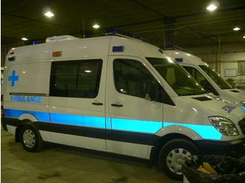 MERCEDES BENZ Ambulance - سيارة بلدية