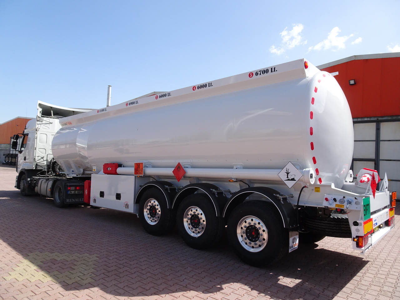 جديد نصف مقطورة صهريج لنقل الوقود NURSAN Aluminium Fuel Tanker: صور 2