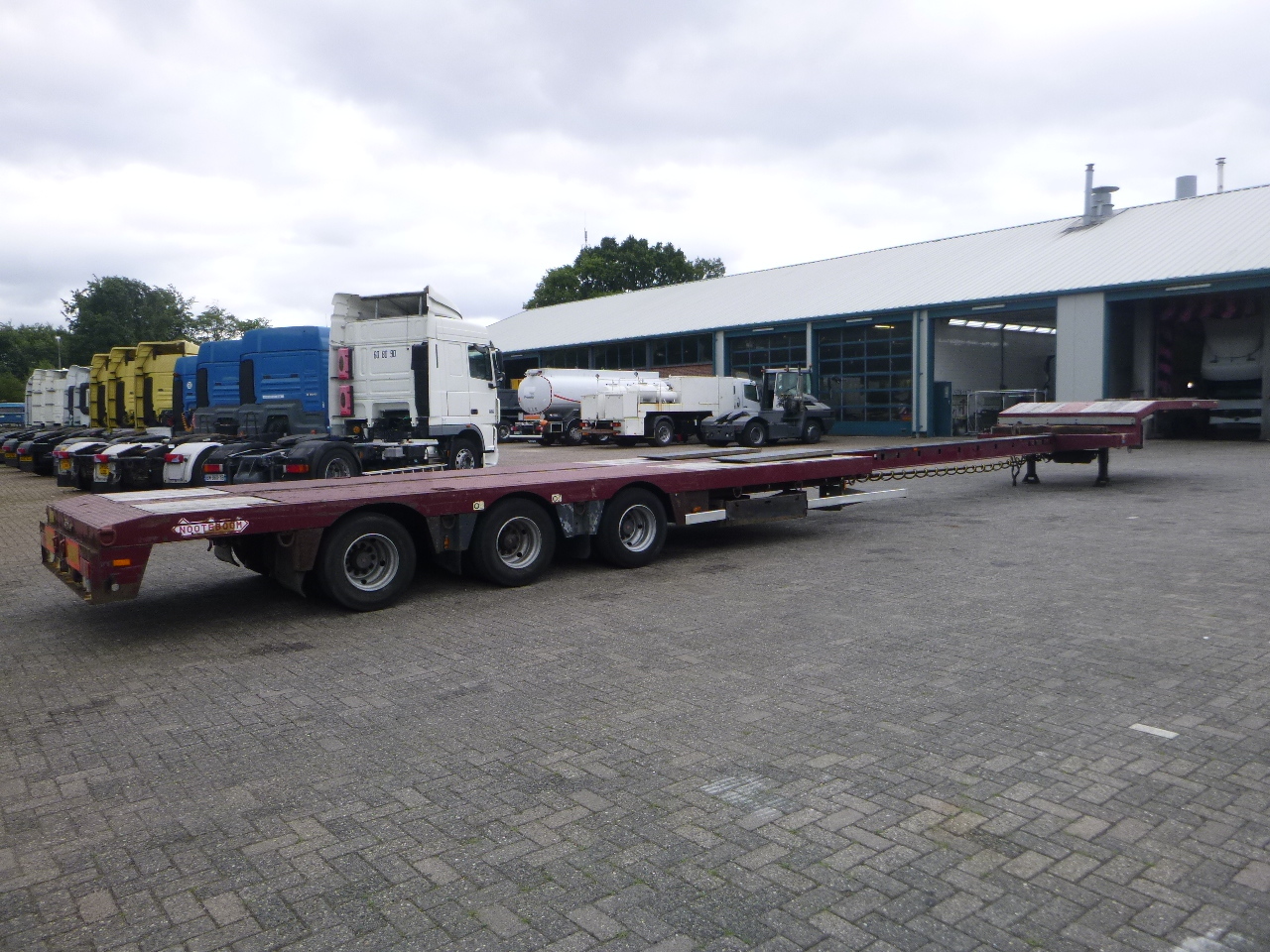 عربة مسطحة منخفضة نصف مقطورة Nooteboom 3-axle semi-lowbed trailer extendable 14.5 m + ramps: صور 4