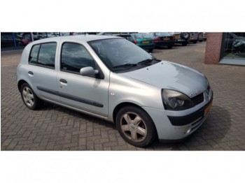 سيارة Renault CLIO 1600: صور 1