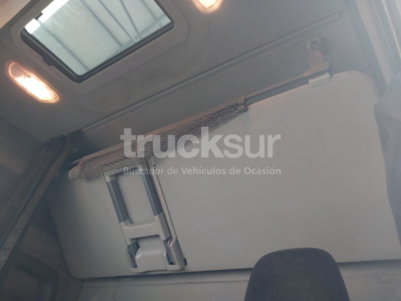 شاحنة جرار SCANIA R450: صور 14