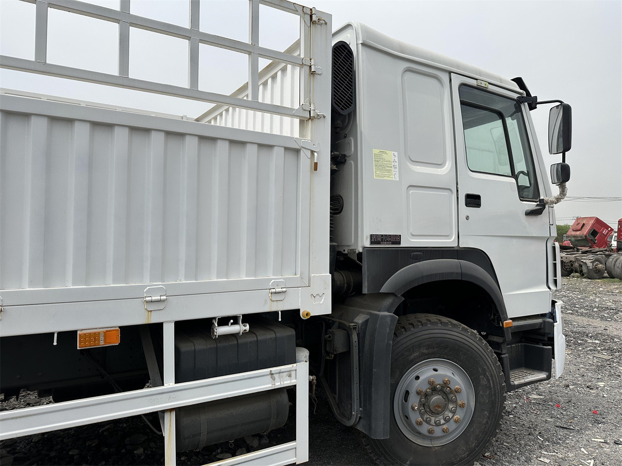 SINOTRUK HOWO 371 Cargo Truck إيجار SINOTRUK HOWO 371 Cargo Truck: صور 5