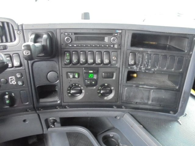 شاحنة جرار Scania G410: صور 11