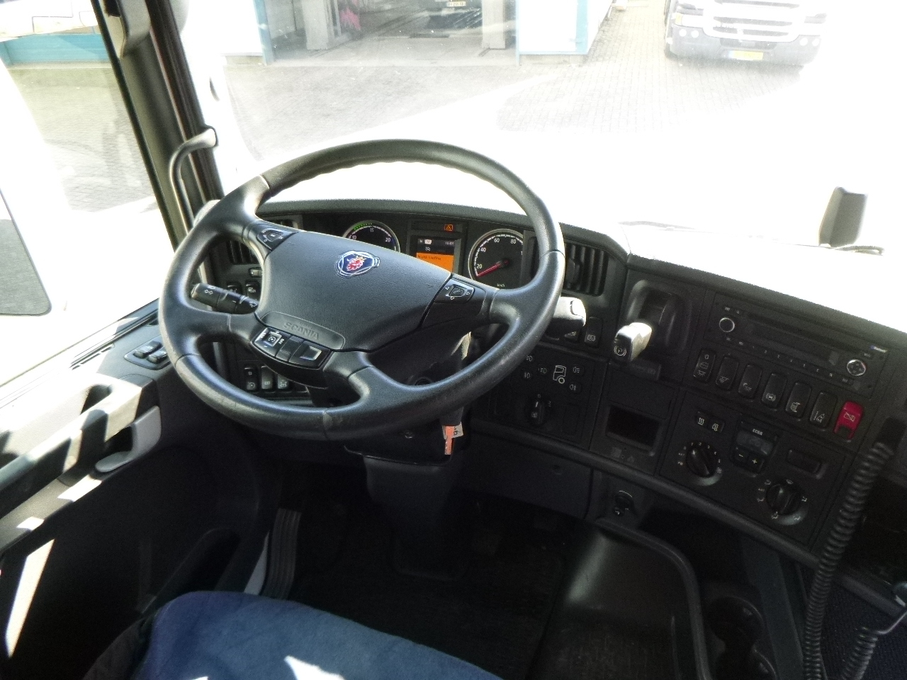 شاحنة جرار Scania R410 LA 4x2 + Compressor ADR 11-12-2023: صور 19