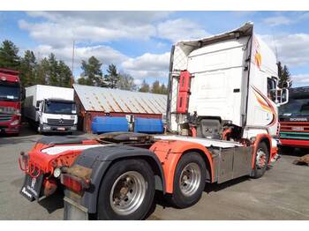 شاحنة جرار Scania R 620: صور 4