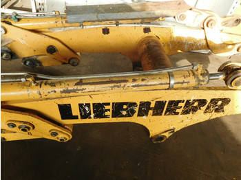 الاسطوانة الهيدروليكية LIEBHERR