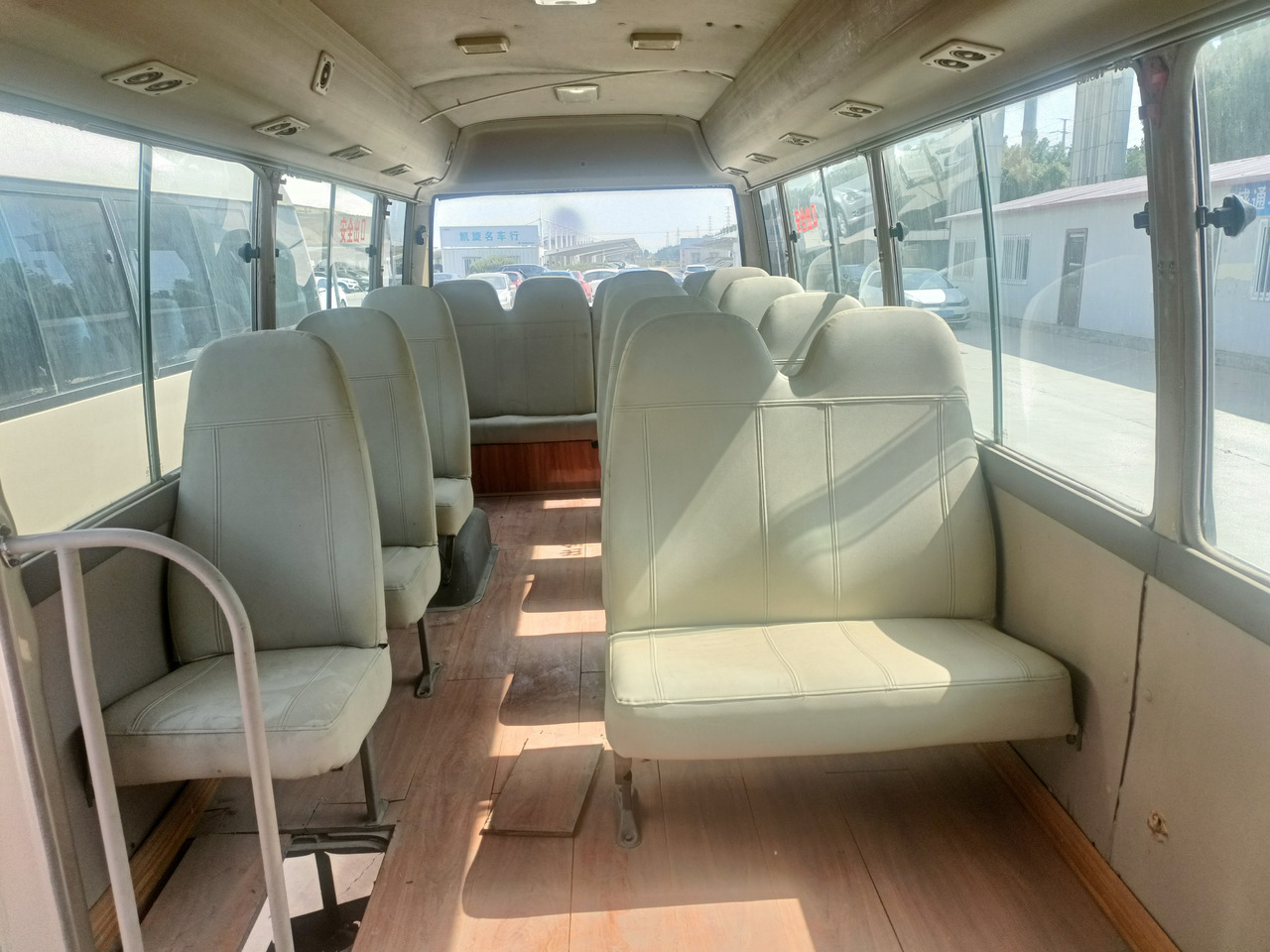 حافلة صغيرة, ميكروباص TOYOTA Coaster passenger bus 6 cylinders diesel: صور 7