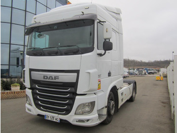 شاحنة جرار DAF XF 105 460