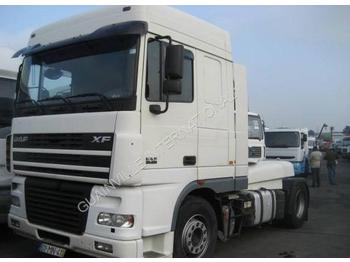 شاحنة جرار DAF XF95