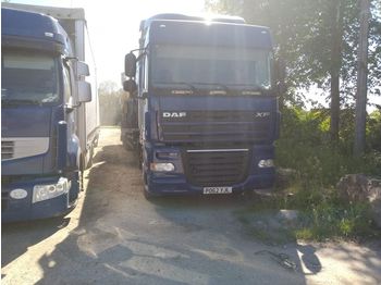 شاحنة جرار DAF XF 105 460