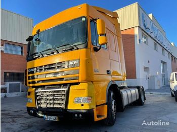 شاحنة جرار DAF XF 105 460