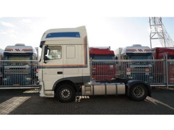 شاحنة جرار DAF XF 460 MANUAL GEARBOX SUPER SPACECAB