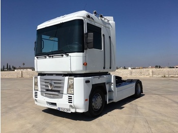 شاحنة جرار Renault Magnum 480DXi