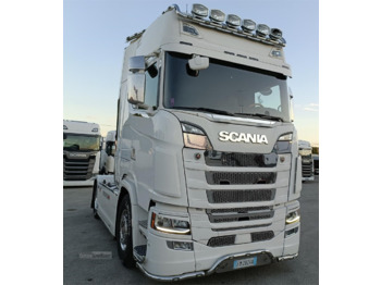 شاحنة جرار SCANIA S 500